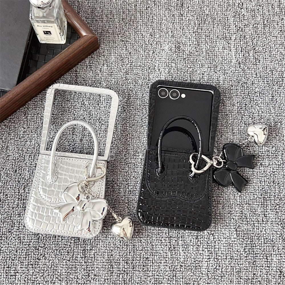 For Samsung Galaxy Z Flip7 5G Case Handbag Crocodile Texture Leather + PC Phone Cover with Bow Heart Pendant - White - Image 5