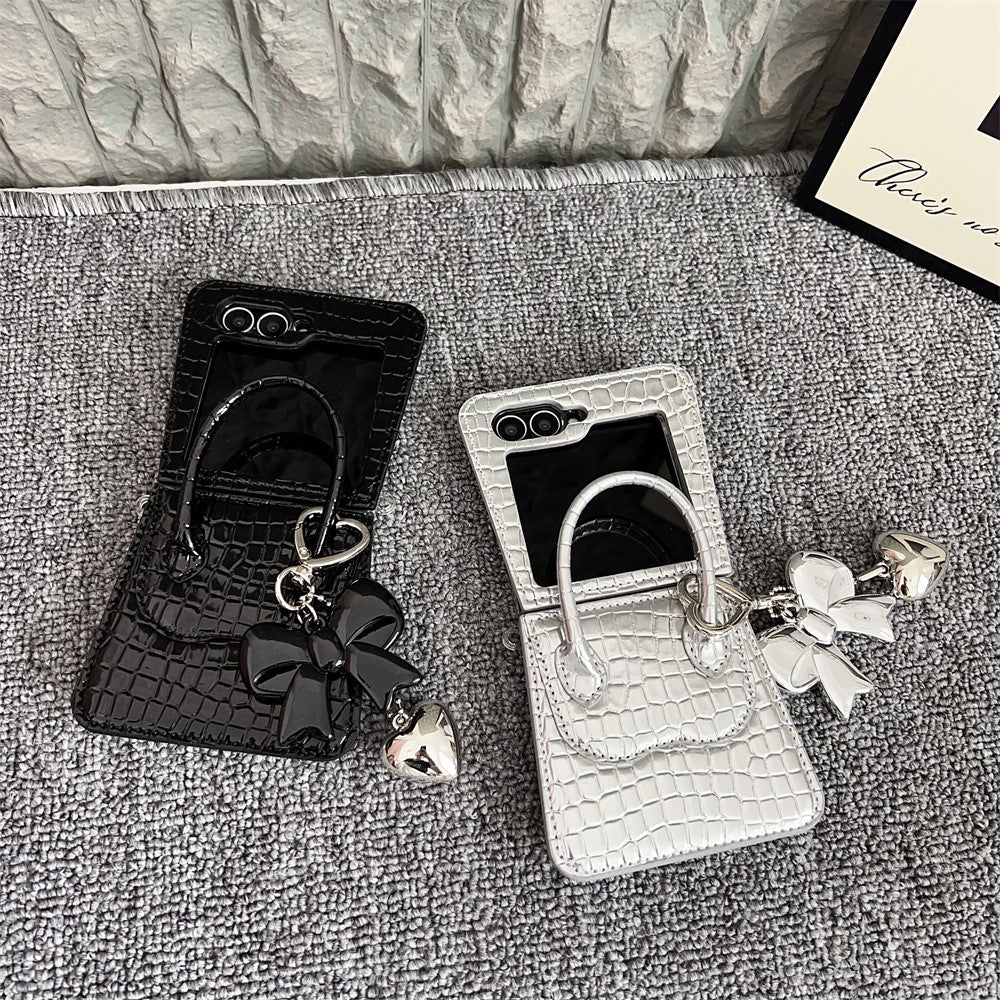 For Samsung Galaxy Z Flip7 FE 5G / Z Flip6 5G Case Handbag Crocodile Texture Leather + PC Phone Cover with Bow Heart Pendant - Black - Image 5