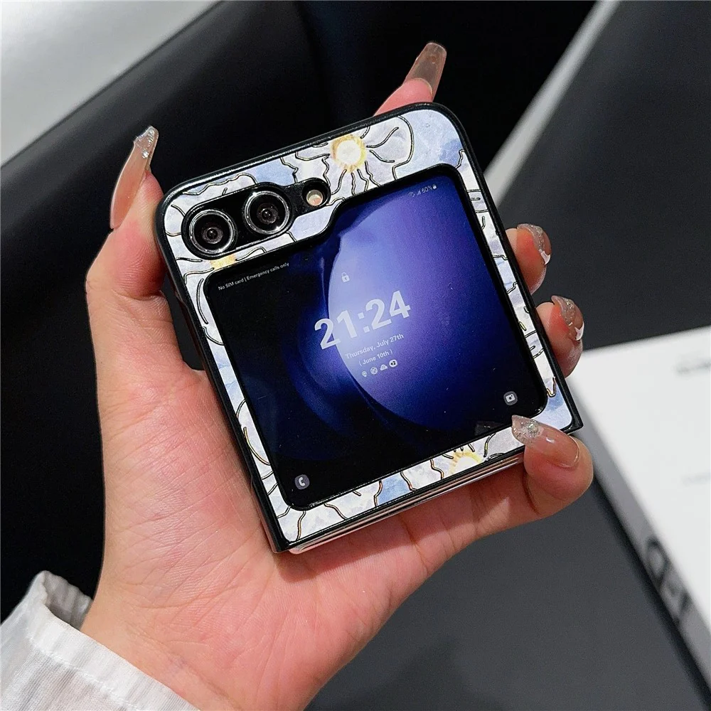 For Samsung Galaxy Z Flip7 FE 5G / Z Flip6 5G Case Leather + PC Protective Phone Cover Lacquered Pattern - Flowers - Image 3