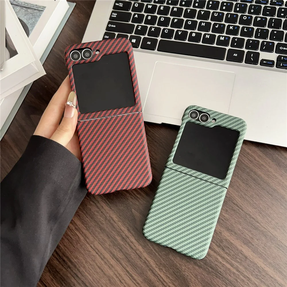 For Samsung Galaxy Z Flip7 FE 5G / Z Flip6 5G Magnetic Case Carbon Fiber Texture Slim Shockproof PC Phone Cover - Red - Image 7