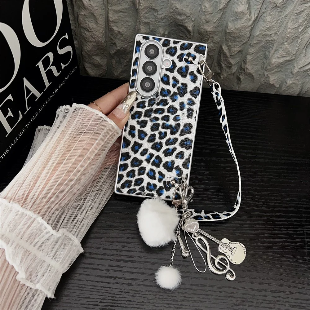 For Samsung Galaxy Z Fold7 5G Case Leopard Print Leather + PC Phone Cover with Guitar Pendant and Strap - White - Image 2