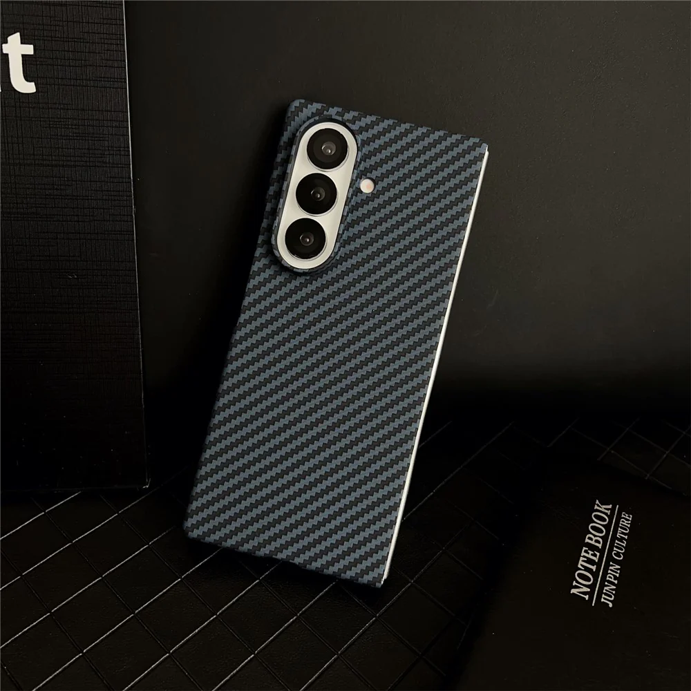 For Samsung Galaxy Z Fold7 5G Magnetic Case Carbon Fiber Texture PC Phone Cover with Screen Protector - Blue - Image 2