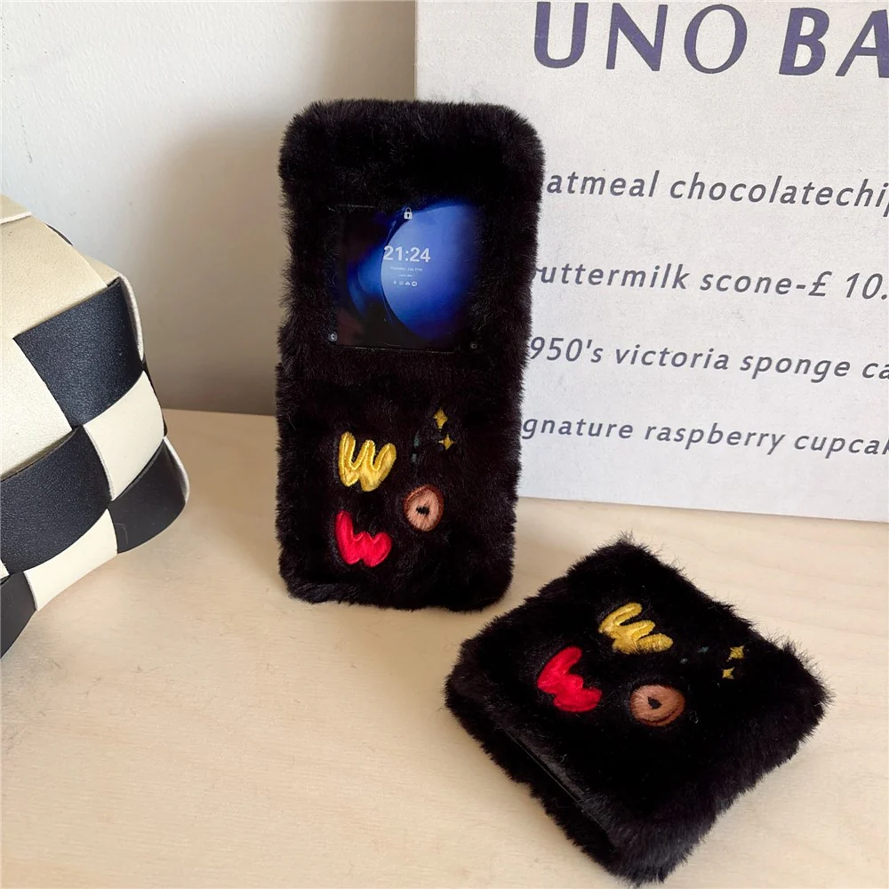 KJS-018 For Samsung Galaxy Z Flip7 FE 5G / Z Flip6 5G Case Embroidered WOW Soft Plush Hard PC Phone Cover - Black - Image 5