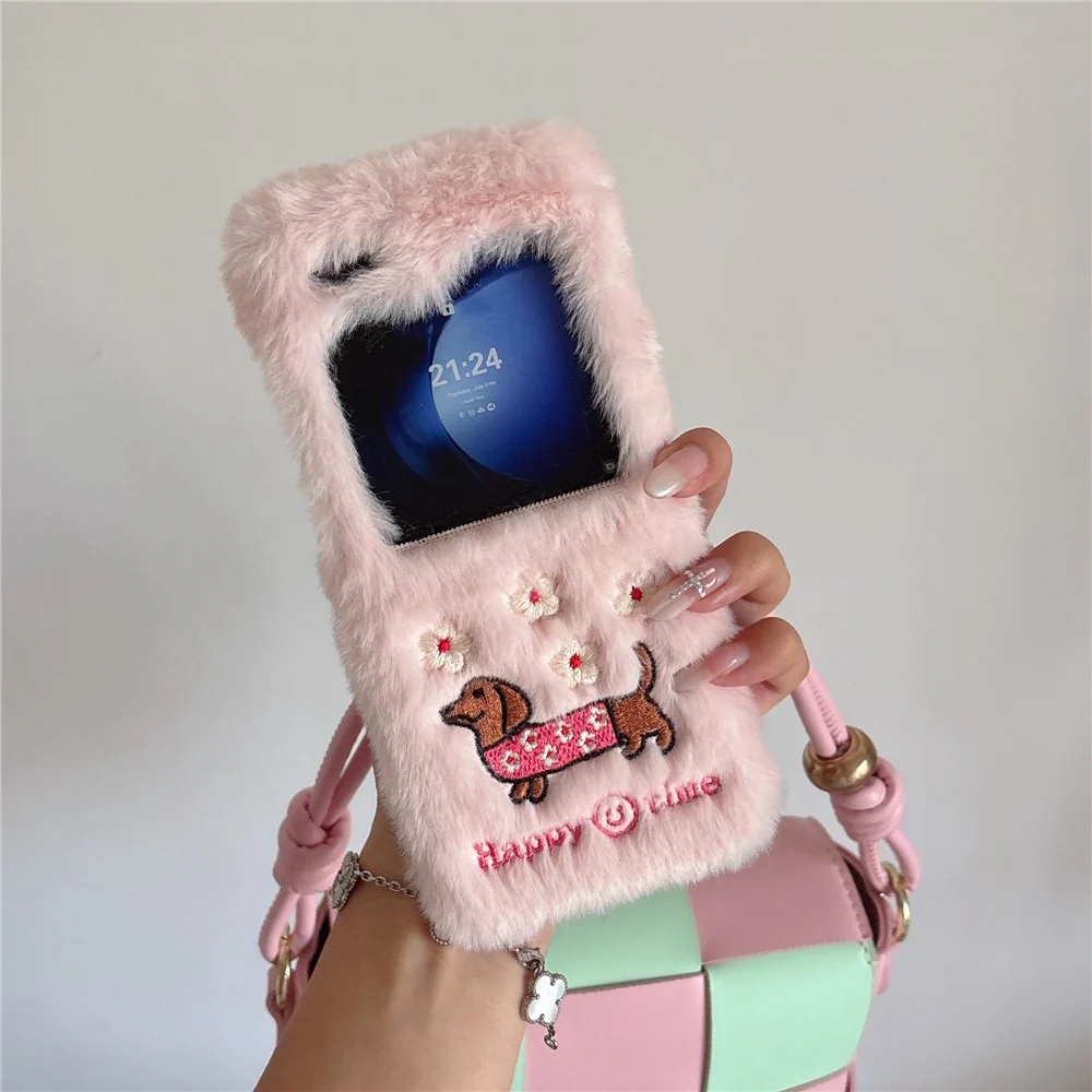 KJS-029 For Samsung Galaxy Z Flip7 FE 5G / Z Flip6 5G Case Embroidered Dachshund Hard PC Plush Furry Phone Cover - Pink - Image 3